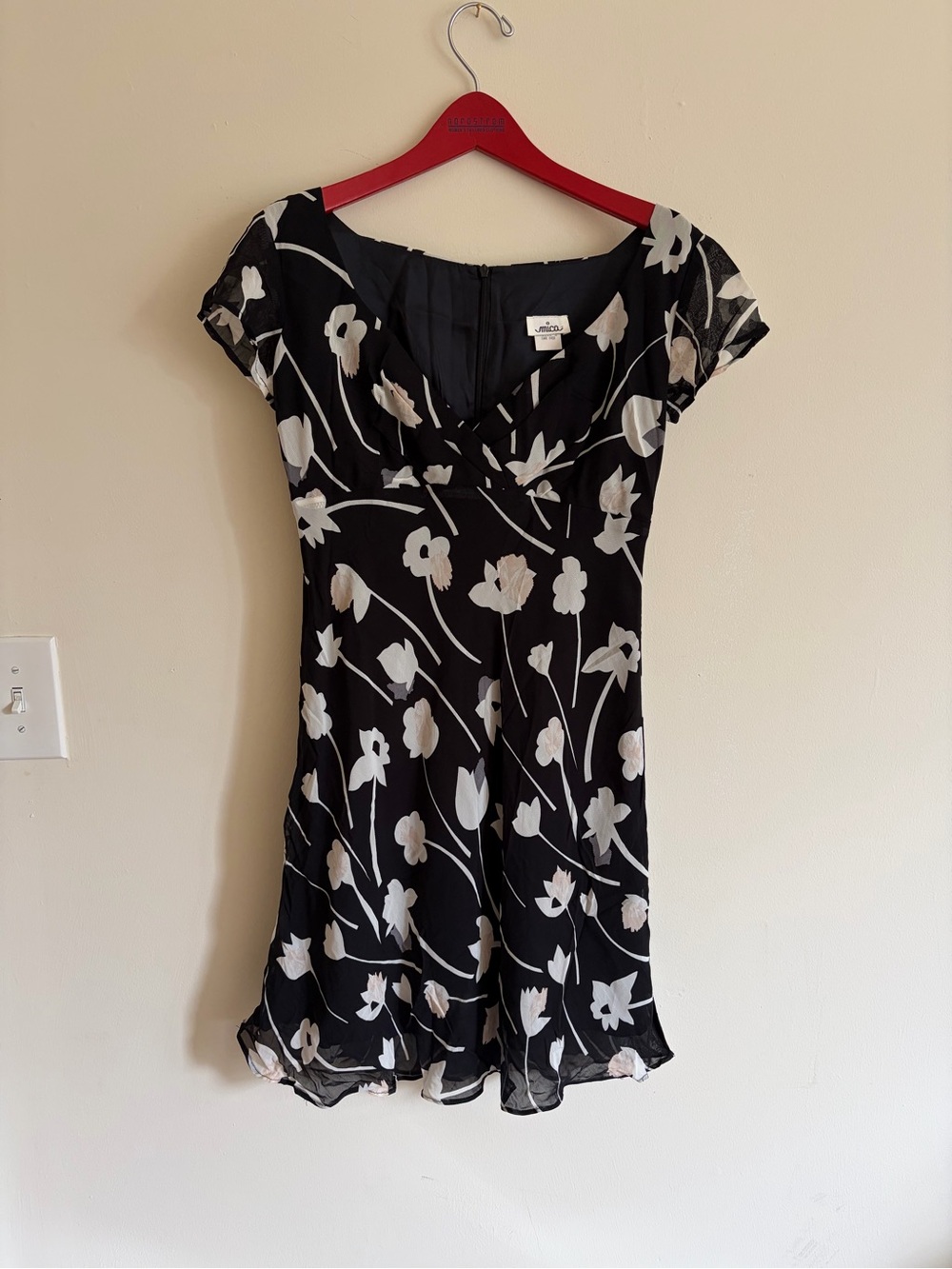 Vintage Mica Women’s Black Floral Cap-Sleeve Dress